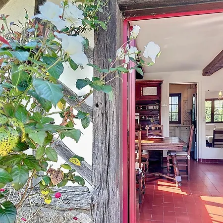 Le Jardin Des Roses Yourhosthelper Nyaraló Deauville